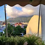 Warm Wooden Escape, Cozy & Elegant Stay