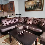 Warm Wooden Escape, Cozy & Elegant Stay